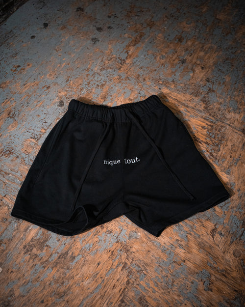 Essentiel Shorts nique tout
