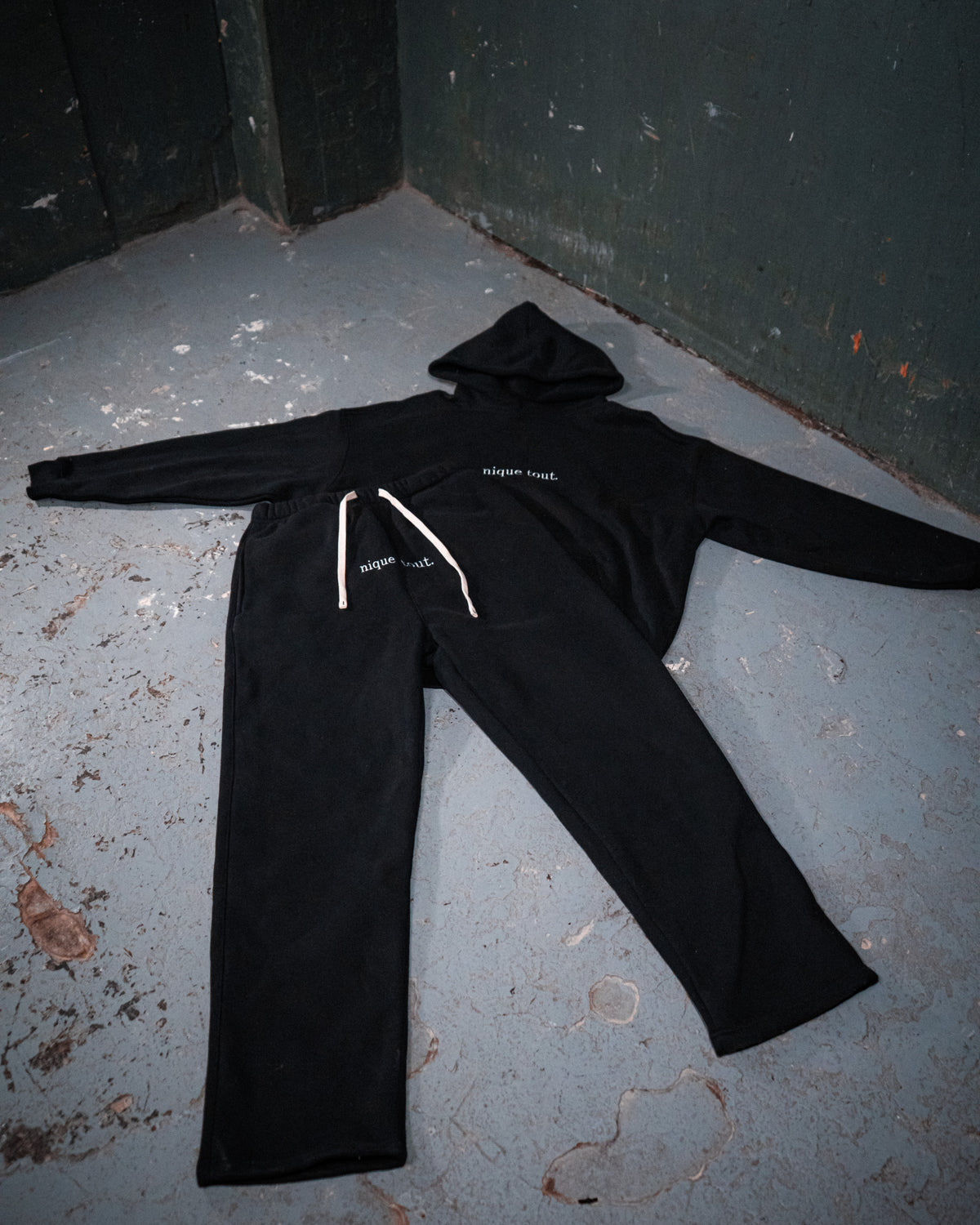 Essentiel Tracksuit nique tout
