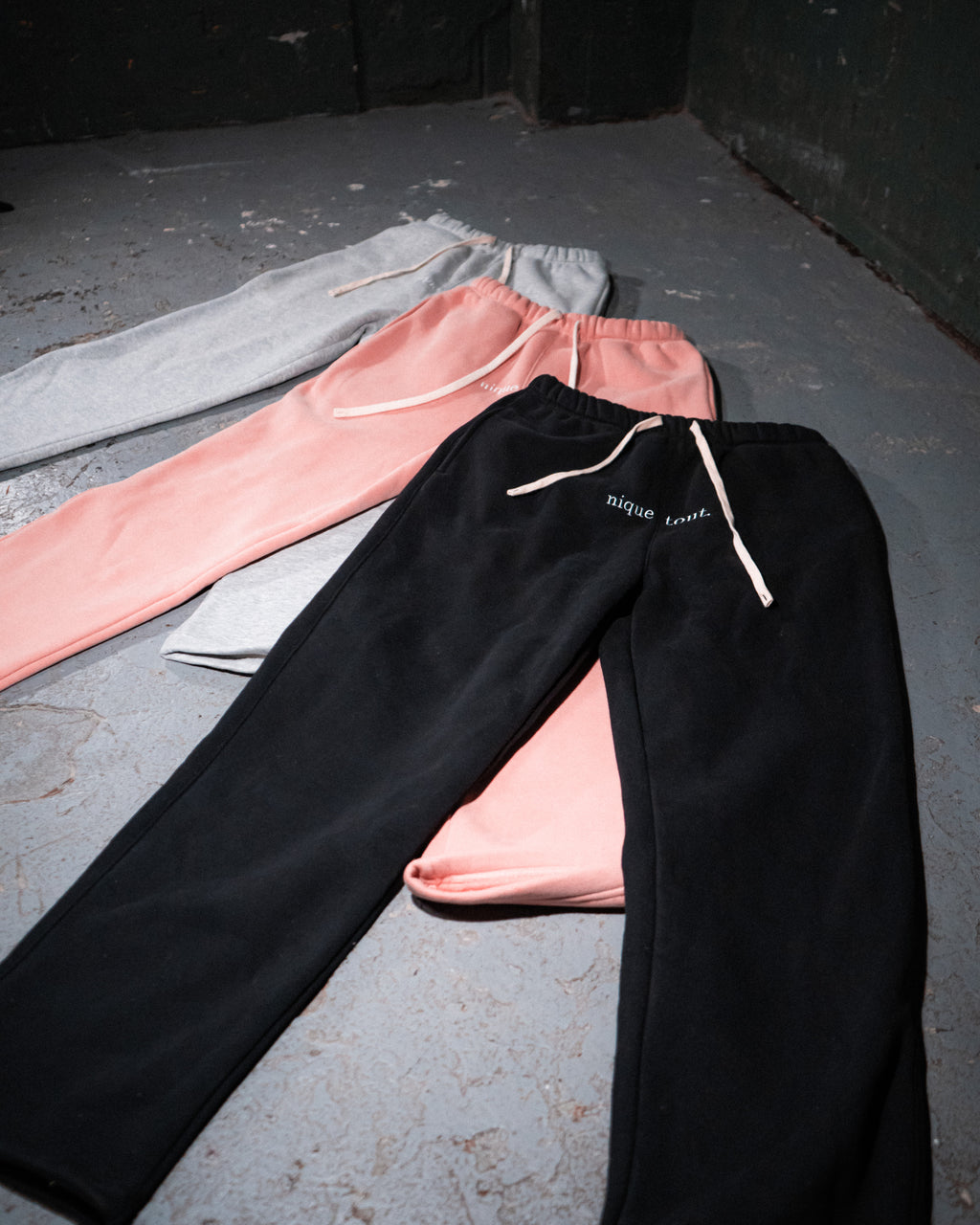 Essentiel Tracksuit nique tout